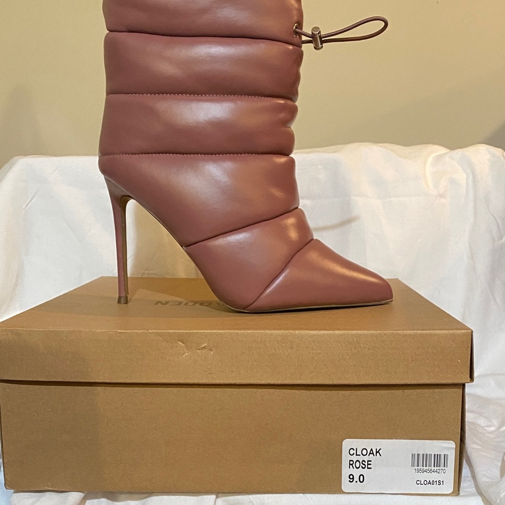 Steve Madden Rose Heeled Boots Size 9 BRAND NEW